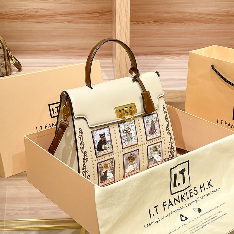 Women's handbag brand handbag  - đánh giá và giá Interior Design Intern